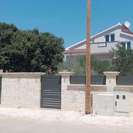 M&L Holliday Home Biograd Na Moru Bagian luar foto