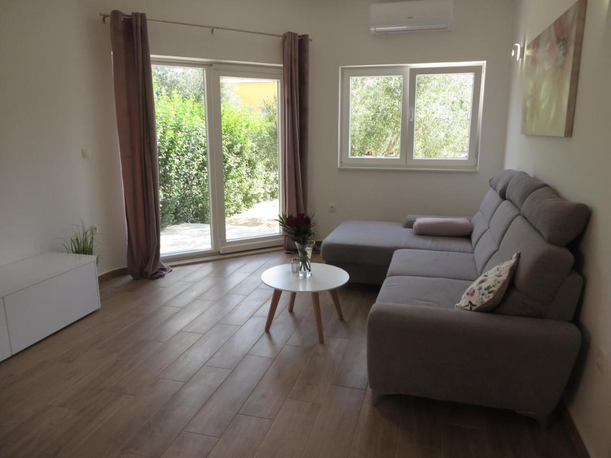 M&L Holliday Home Biograd Na Moru Bagian luar foto