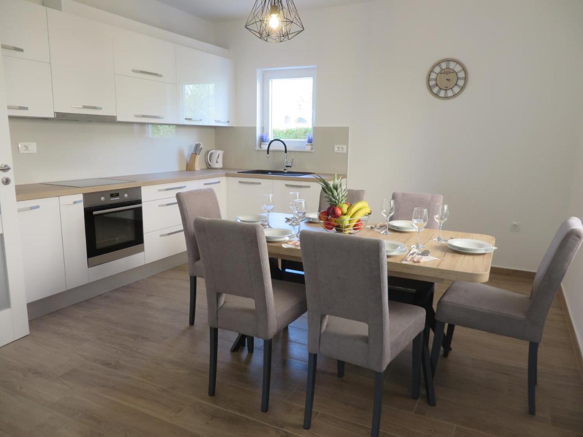 M&L Holliday Home Biograd Na Moru Bagian luar foto