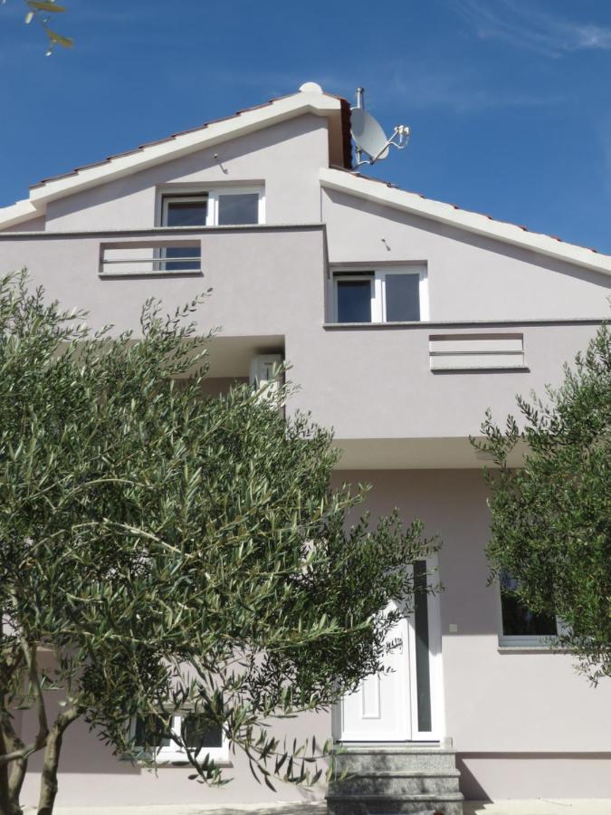 M&L Holliday Home Biograd Na Moru Bagian luar foto