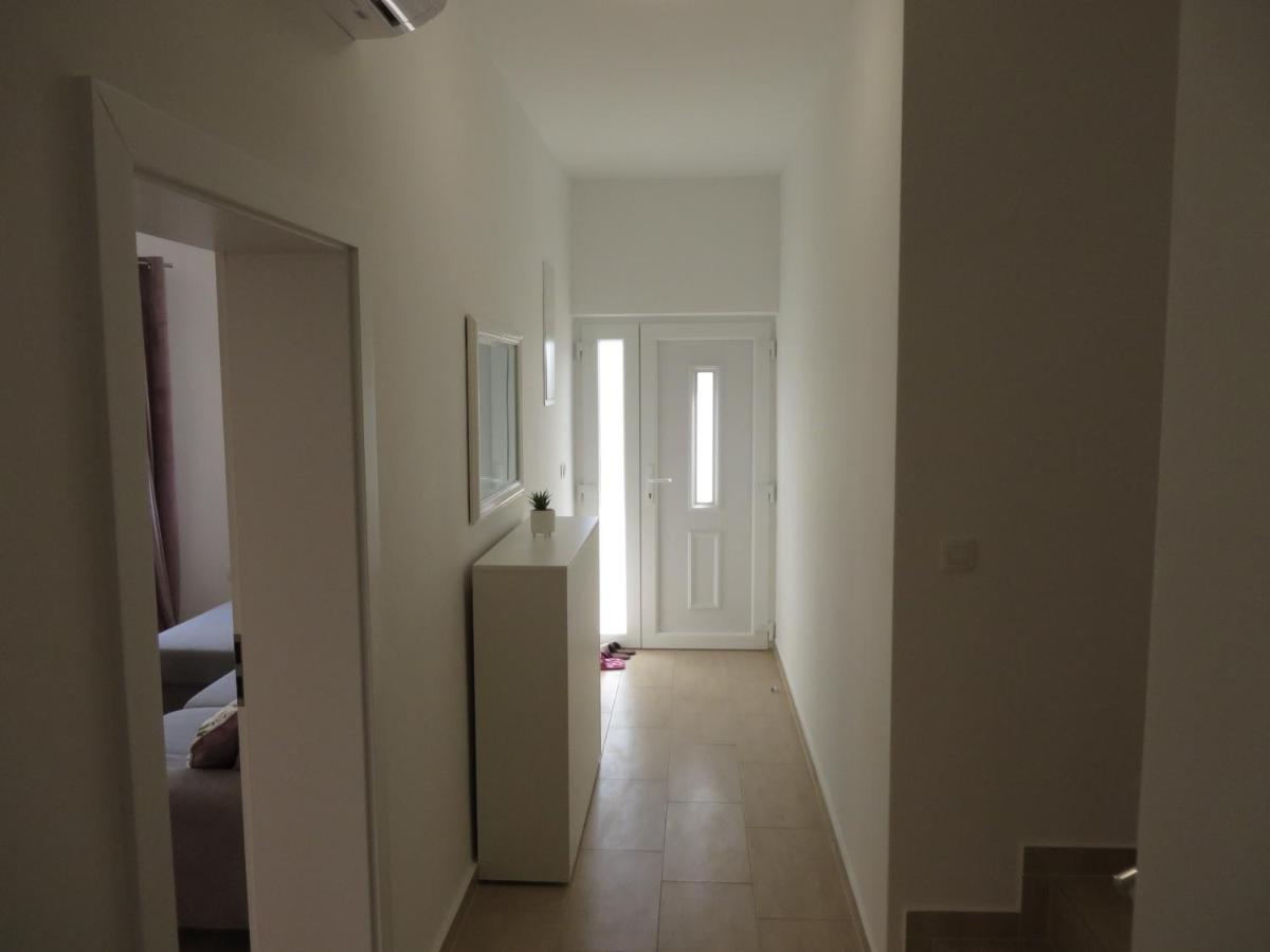 M&L Holliday Home Biograd Na Moru Bagian luar foto