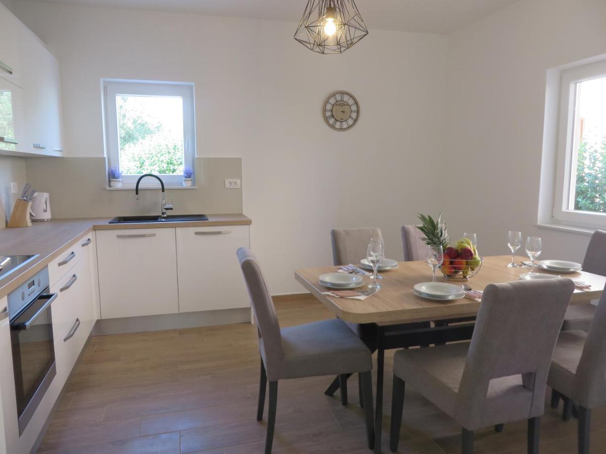 M&L Holliday Home Biograd Na Moru Bagian luar foto