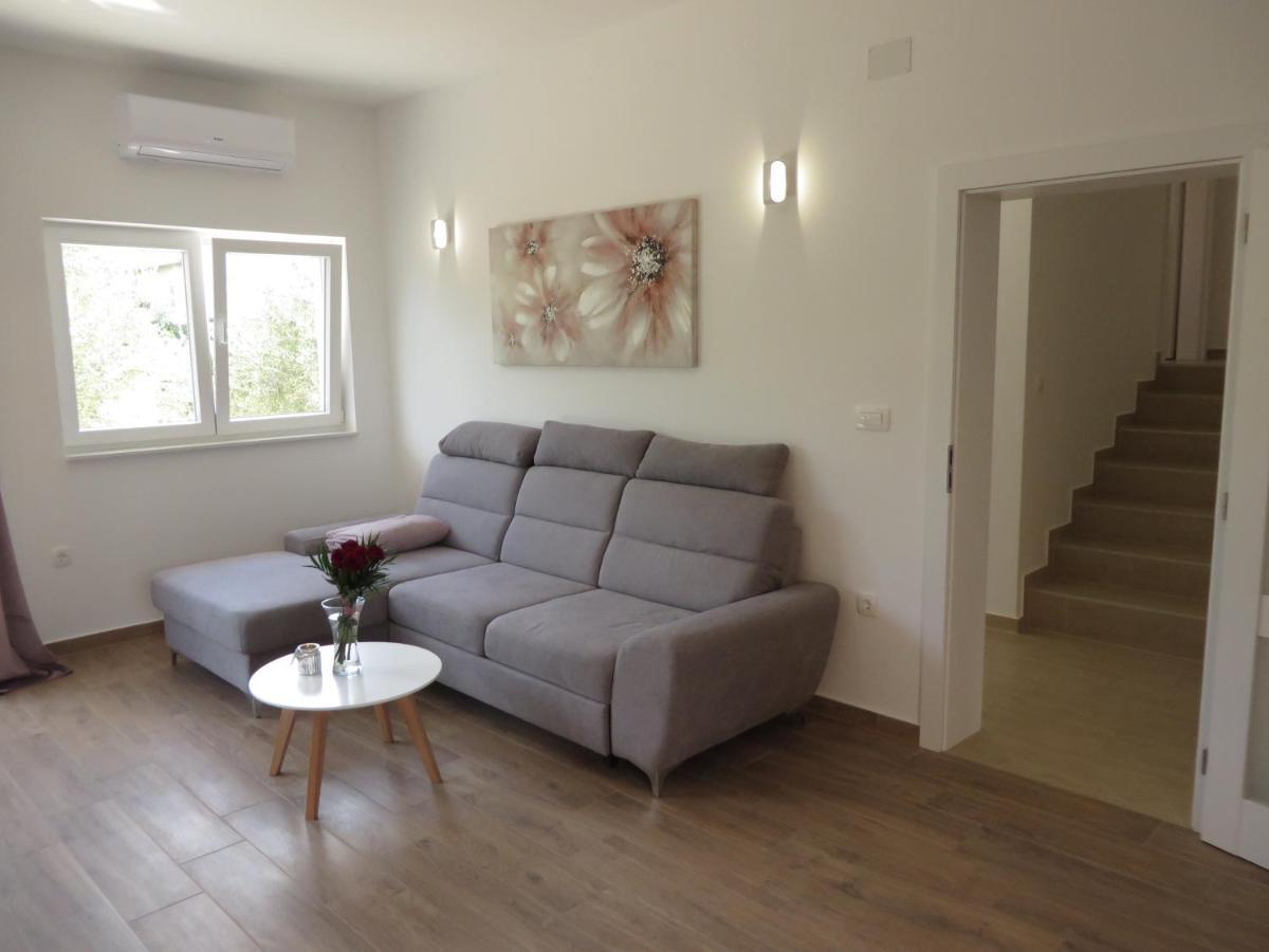 M&L Holliday Home Biograd Na Moru Bagian luar foto