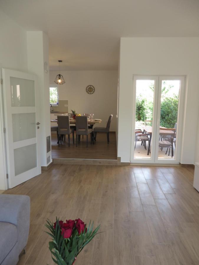 M&L Holliday Home Biograd Na Moru Bagian luar foto