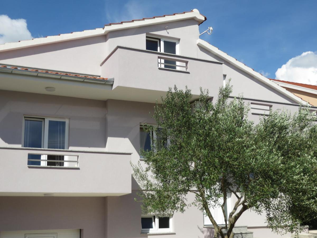 M&L Holliday Home Biograd Na Moru Bagian luar foto
