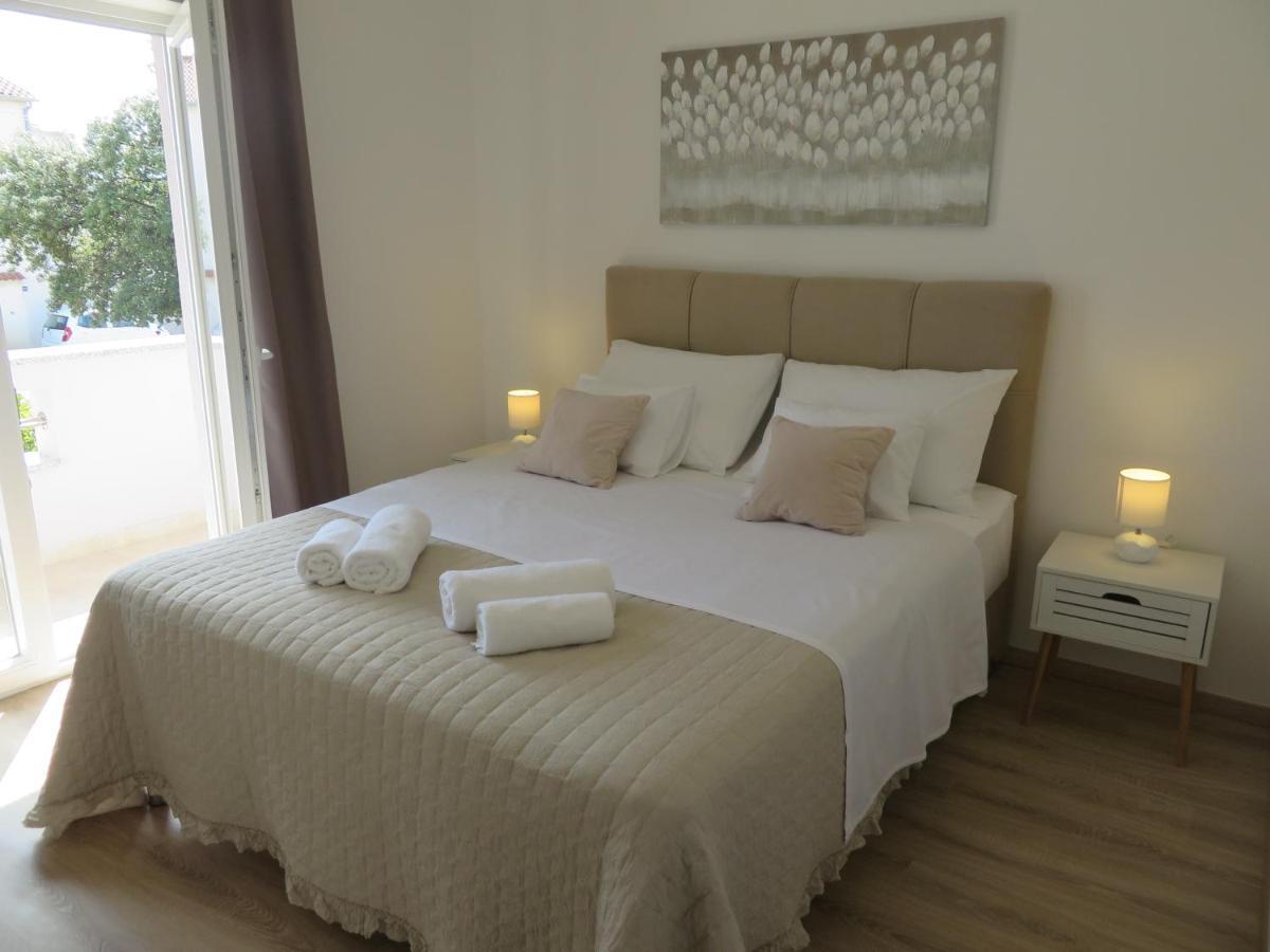 M&L Holliday Home Biograd Na Moru Bagian luar foto