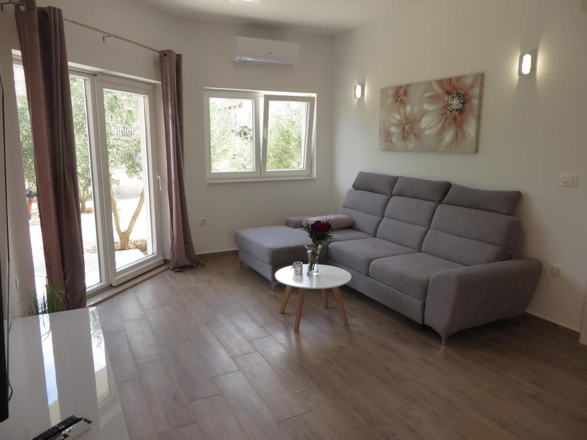 M&L Holliday Home Biograd Na Moru Bagian luar foto