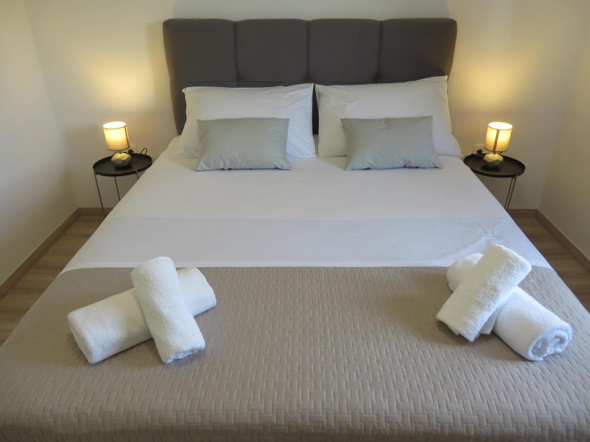 M&L Holliday Home Biograd Na Moru Bagian luar foto