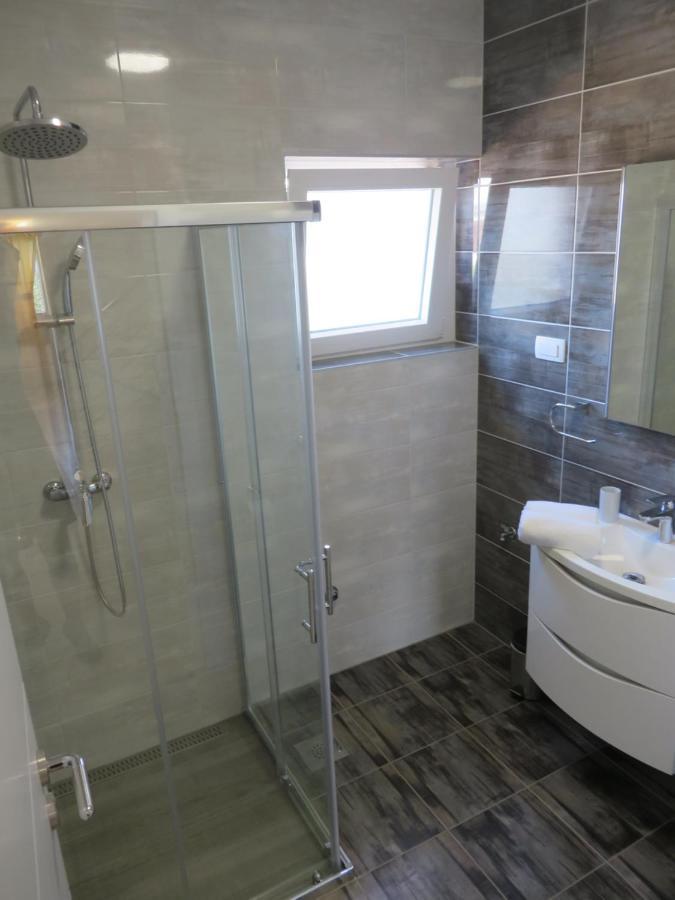 M&L Holliday Home Biograd Na Moru Bagian luar foto