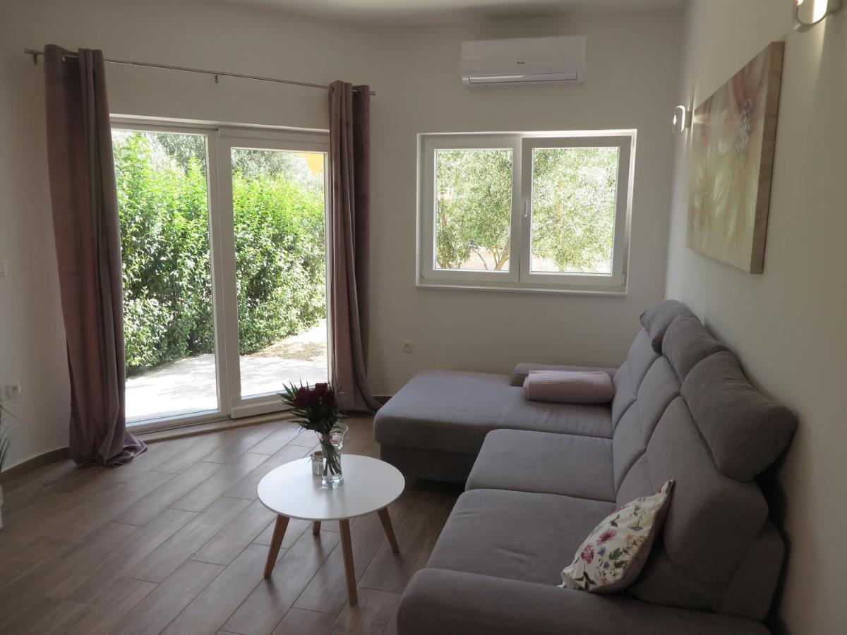 M&L Holliday Home Biograd Na Moru Bagian luar foto