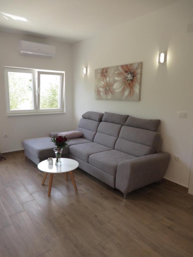 M&L Holliday Home Biograd Na Moru Bagian luar foto